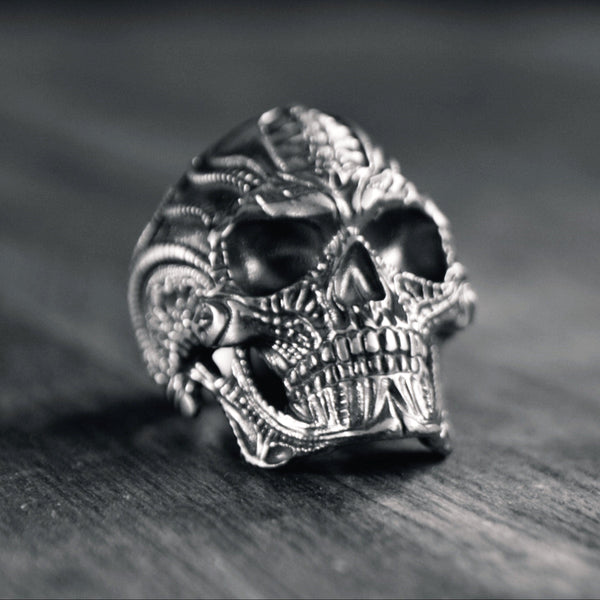 METALHEAD – Strung