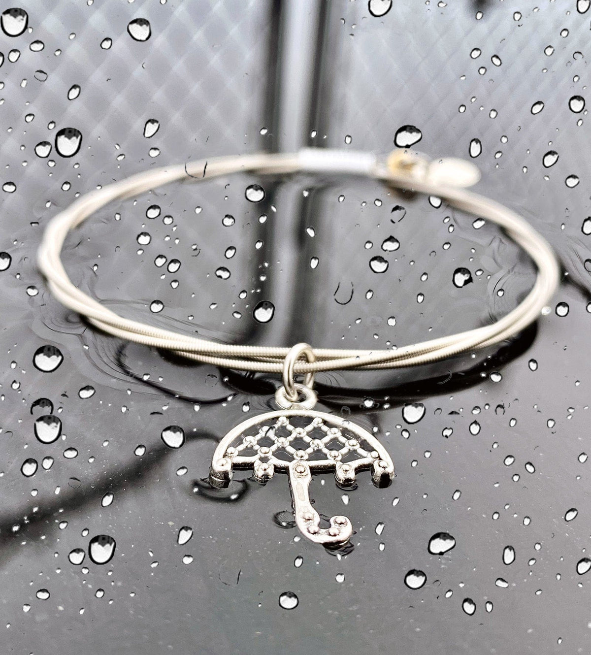 UMBRELLA – “NOVEMBER RAIN”